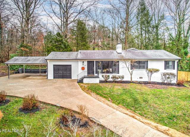 Property at 1220 Pilleaux Dr, Knoxville, TN 37912, 4 beds, 3 baths