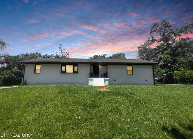 Property at 1121 Mabry Hood Rd, Knoxville, TN 37932, 3 beds, 2 baths
