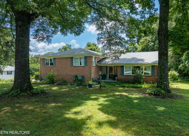 Property at 1407 Wilkinson Pike, Maryville, TN 37803, 4 beds, 2.5 baths