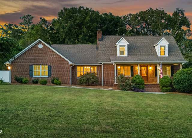 Property at 3046 Hawthorne St, Athens, TN 37303, 3 beds, 3.5 baths