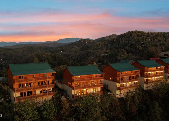 Property at 3312 Lonesome Pine Way, Sevierville, TN 37862, 6 beds, 6.5 baths