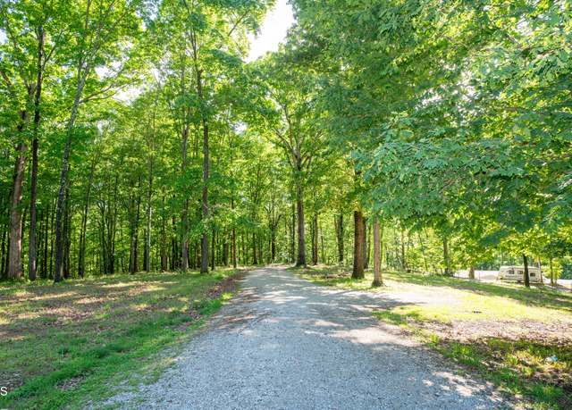 Property at 124 &118 Nickey Ln, Harriman, TN 37748, 3 beds, 2 baths