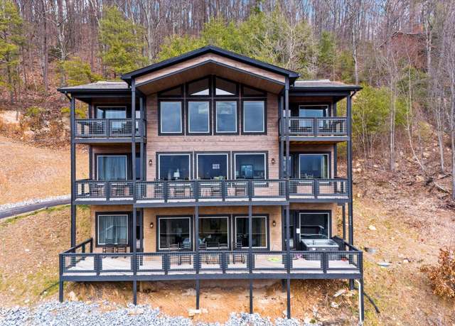 Property at 2026 Mccarter Dr, Sevierville, TN 37862, 4 beds, 4.5 baths