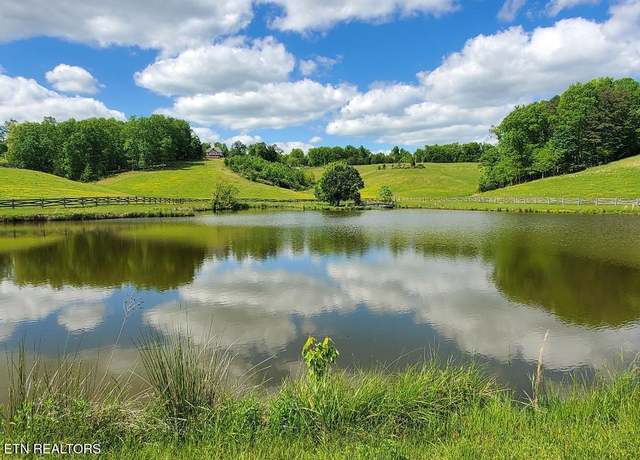 Property at 873 Airport Rd, Oneida, TN 37841, 4 beds, 4 baths