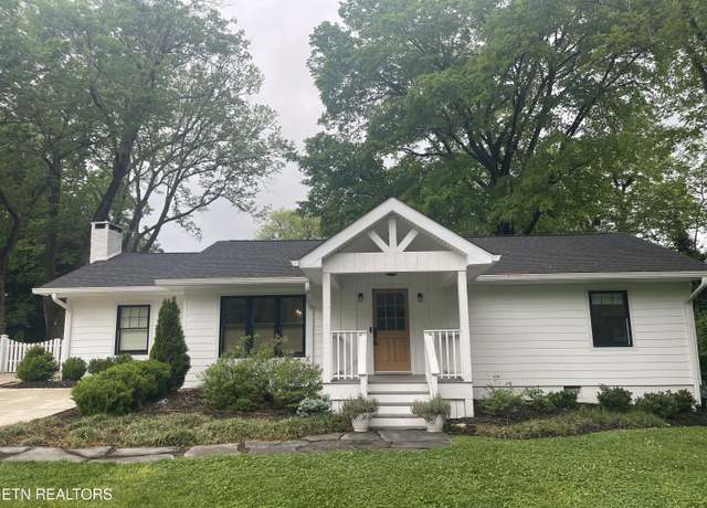 Property at 1111 Southgate Rd, Knoxville, TN 37919, 3 beds, 2 baths