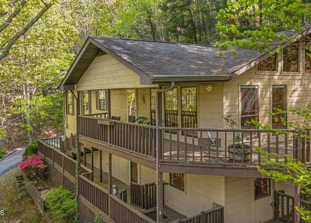 Property at 1930 Pamela Cir, Sevierville, TN 37862, 3 beds, 3 baths