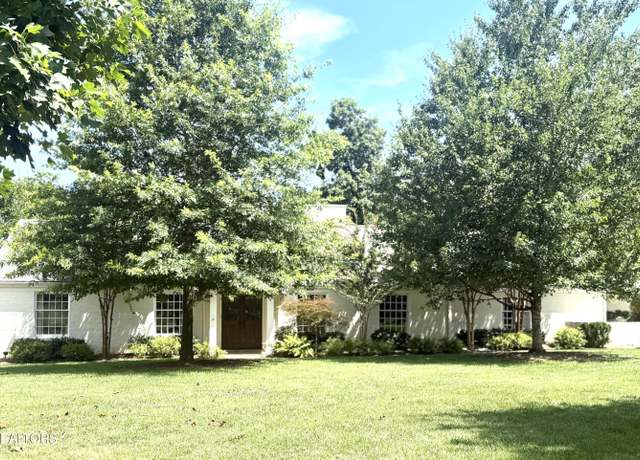 Property at 1120 Keowee Ave, Knoxville, TN 37919, 5 beds, 3.5 baths