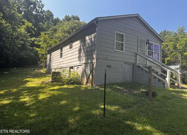 Property at 918 Valley Dr, Knoxville, TN 37920, 3 beds, 1 bath