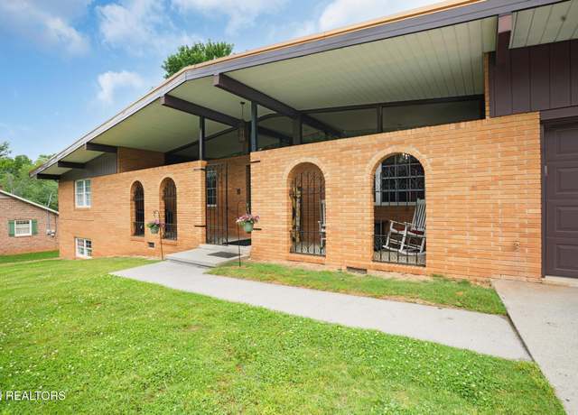 Property at 8000 Berkshire Blvd, Powell, TN 37849, 4 beds, 3 baths