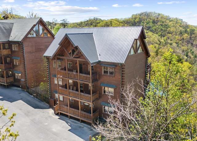 Property at 1032 Black Bear Cub Way, Sevierville, TN 37862, 8 beds, 6 baths
