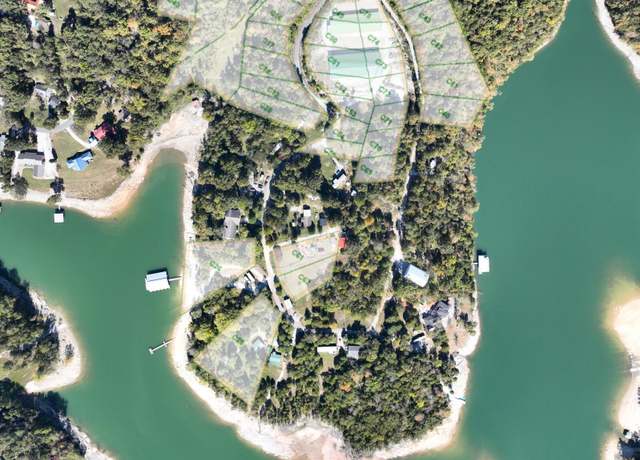 Property at 896 Shawnee Dr, Jacksboro, TN 37757
