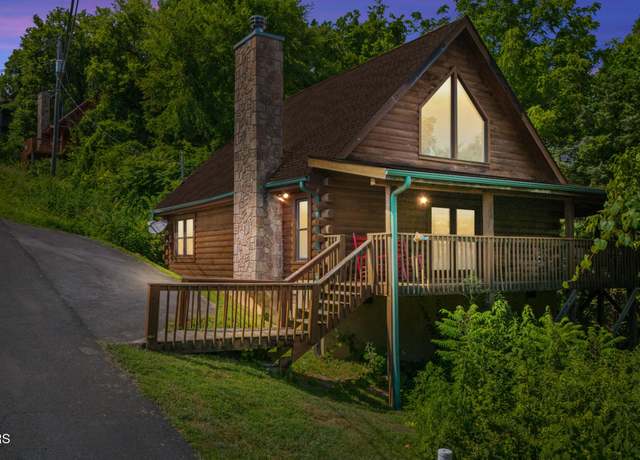 Property at 2213 Eagle Feather Dr, Sevierville, TN 37876, 2 beds, 2 baths