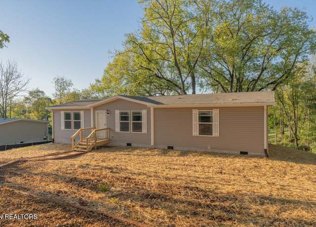 Property at 1215 Sweetwater Vonore Rd, Sweetwater, TN 37874, 3 beds, 2 baths