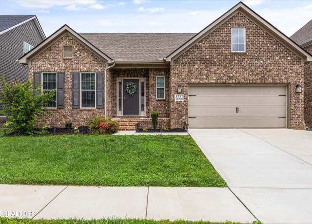 Property at 1717 Green Parrot Dr, Knoxville, TN 37922, 3 beds, 2.5 baths