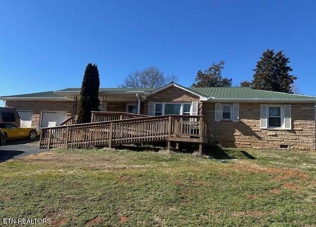 Property at 2068 W Lee Hwy, Loudon, TN 37774, 3 beds, 1.5 baths