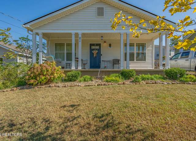 Property at 970 Anniversary Ln, Knoxville, TN 37914, 3 beds, 2 baths