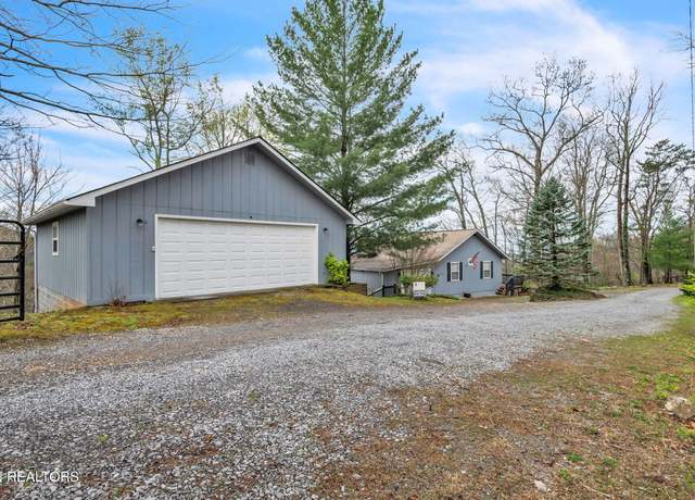Property at 1009 Old Laurel Ln, Sevierville, TN 37876, 3 beds, 2 baths
