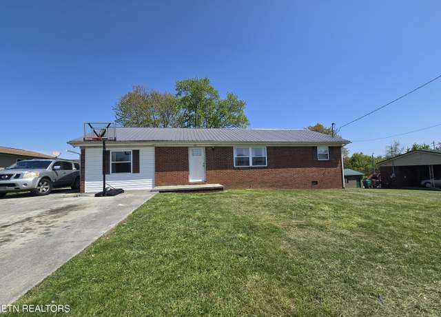 Property at 602 Hilltop Dr, Morristown, TN 37814, 4 beds, 2 baths