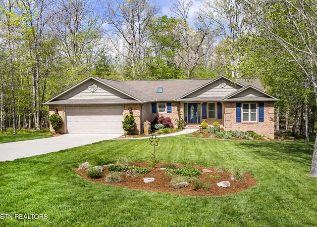 Property at 40 Brooks Ln, Crossville, TN 38558, 3 beds, 2 baths
