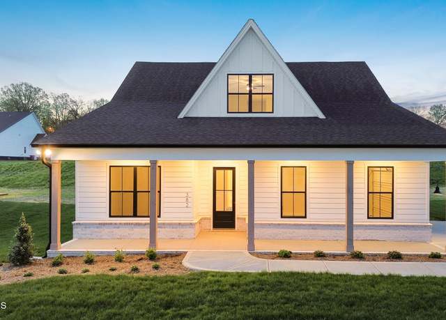 Property at 382 Poppy Pl, Lenoir City, TN 37772, 4 beds, 3 baths