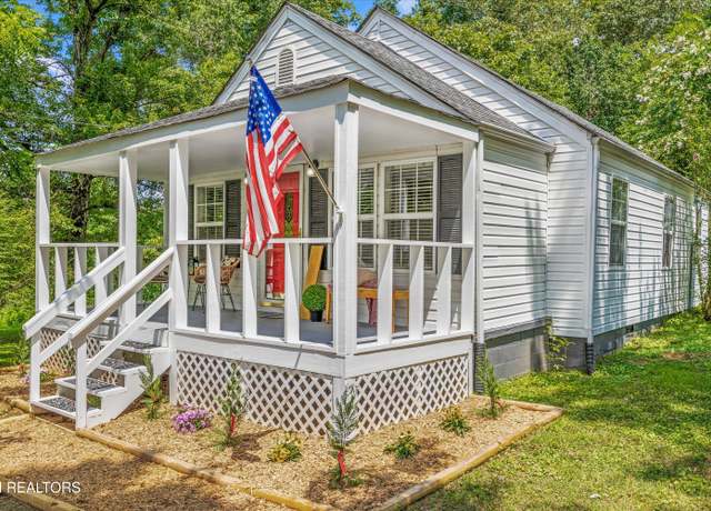 Property at 4721 Porter Cir, Maryville, TN 37804, 2 beds, 1.5 baths