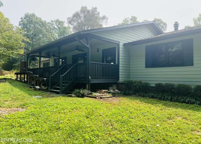 Property at 8109 Jonesboro Dr, Knoxville, TN 37920, 3 beds, 3 baths