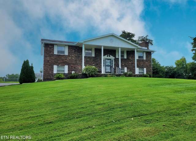 Property at 9520 Gulf Park Dr, Knoxville, TN 37923, 5 beds, 3 baths