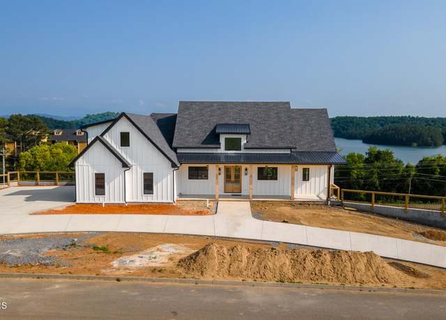 Property at 206 Eagle View Dr, Dandridge, TN 37725, 4 beds, 5 baths