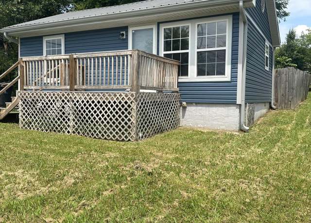 Property at 2008 Bradshaw Garden Rd, Knoxville, TN 37912, 2 beds, 1 bath