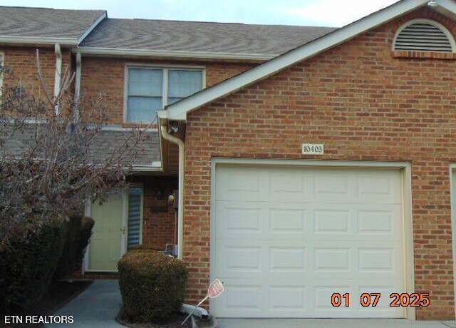 Property at 10403 Ravenbrook Ln, Knoxville, TN 37922, 2 beds, 2.5 baths