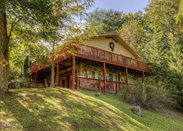 Property at 2914 Easy St, Sevierville, TN 37862, 2 beds, 2.5 baths