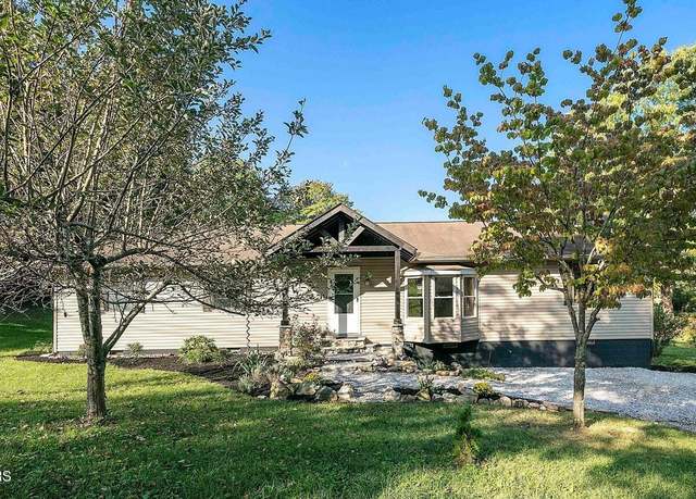 Property at 1950 Everhart Ln, Knoxville, TN 37921, 3 beds, 2.5 baths