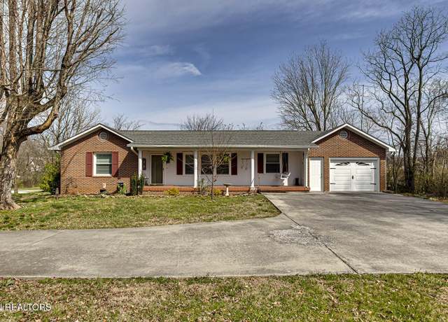 Property at 350 E Walnut St, Madisonville, TN 37354, 3 beds, 2 baths
