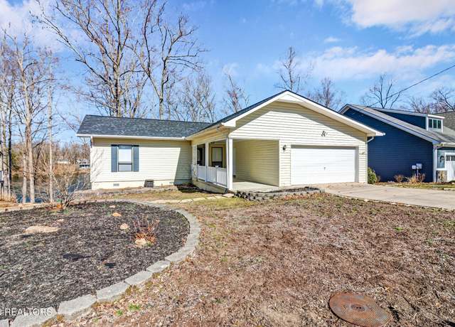 Property at 224 Lakeside Dr, Crossville, TN 38558, 3 beds, 2 baths