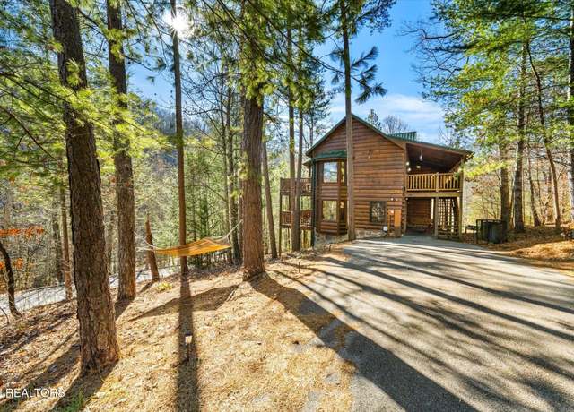 Property at 2801 Ridge Creek Cir Cir, Sevierville, TN 37876, 4 beds, 3.5 baths