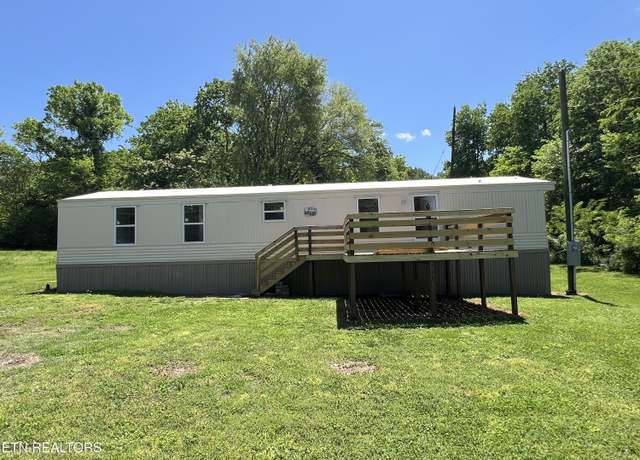 Property at 215 Pettit St, Vonore, TN 37885, 2 beds, 2 baths