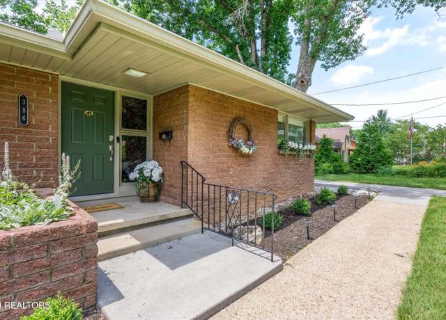 Property at 386 East Dr, Oak Ridge, TN 37830, 5 beds, 3 baths