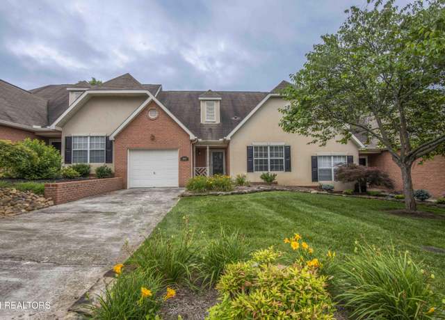 Property at 2605 Knob Creek Ln, Knoxville, TN 37912, 2 beds, 2 baths