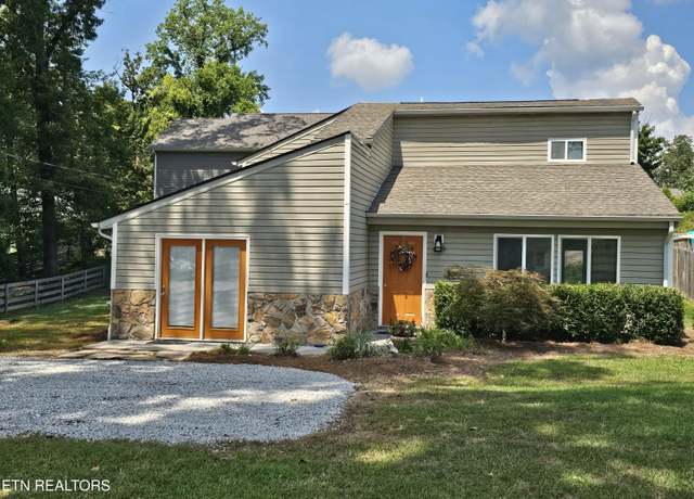 Property at 419 N Houston St, Maryville, TN 37801, 3 beds, 2 baths