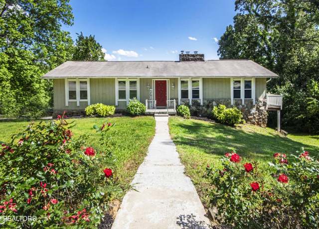 Property at 8908 Grantop Dr, Knoxville, TN 37923, 4 beds, 3 baths