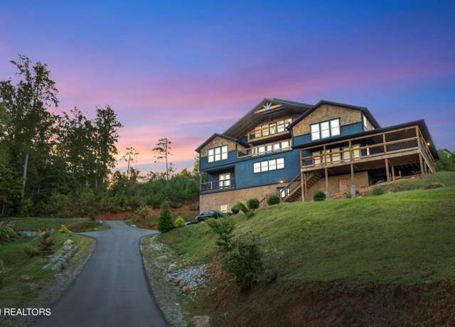Property at 320 Elbow Ln, Gatlinburg, TN 37738, 4 beds, 4.5 baths