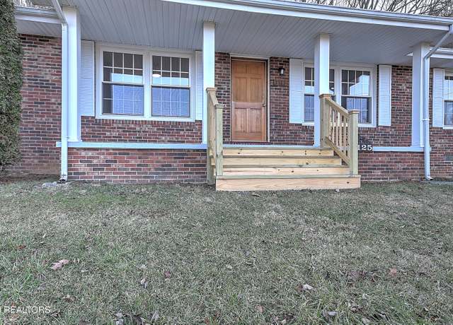 Property at 1125 Eastbrook Dr, Kingsport, TN 37663, 3 beds, 2 baths