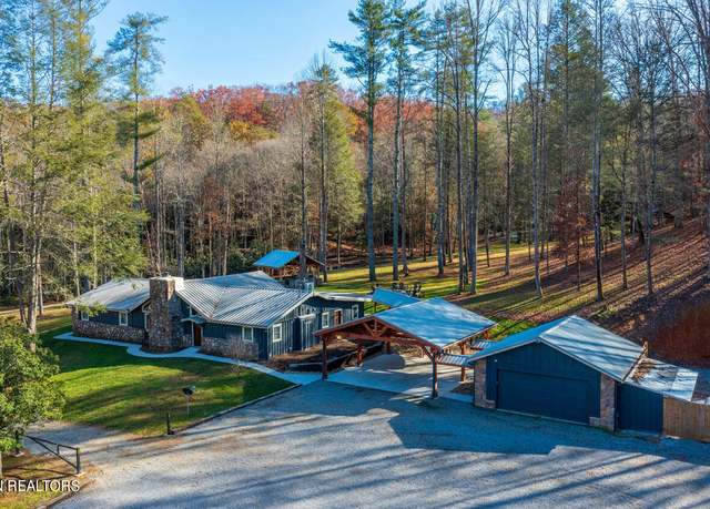 Property at 2050 E Millers Cove Rd, Walland, TN 37886, 7 beds, 5.5 baths
