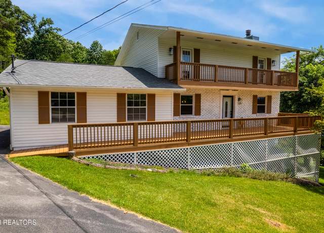 Property at 2004 Plumb Ridge Rd Rd, Knoxville, TN 37932, 4 beds, 2.5 baths