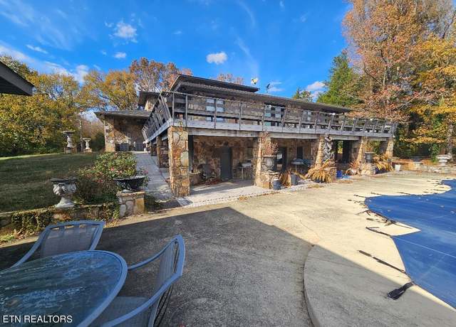 Property at 1013 Oliver Springs Hwy, Clinton, TN 37716, 4 beds, 6.5 baths