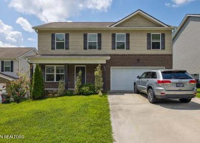 Property at 6015 Freebird Ln, Knoxville, TN 37912, 3 beds, 2.5 baths