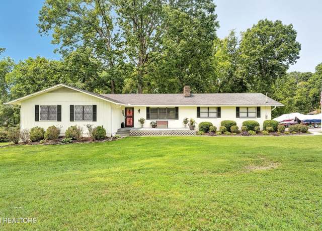 Property at 1017 Sanders Rd, Knoxville, TN 37923, 5 beds, 3 baths