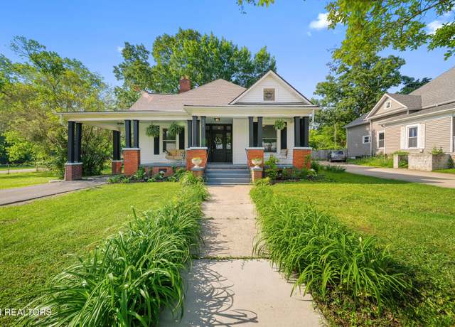 Property at 622 Atlantic Ave, Knoxville, TN 37917, 5 beds, 2.5 baths