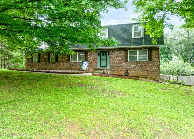 Property at 1705 Blackwood Dr, Knoxville, TN 37923, 5 beds, 3.5 baths