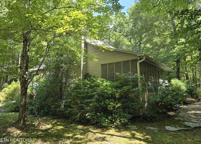 Property at 1316 E Miller's Cove Rd, Walland, TN 37886, 2 beds, 2 baths